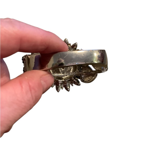 Sunflower Crystal Bracelet - Picture 2 of 5